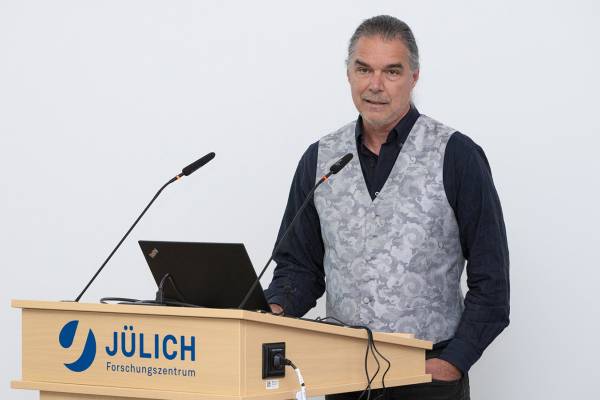 Prof. Holger Hoos (Alexander von Humboldt Professor of AI, RWTH Aachen University)